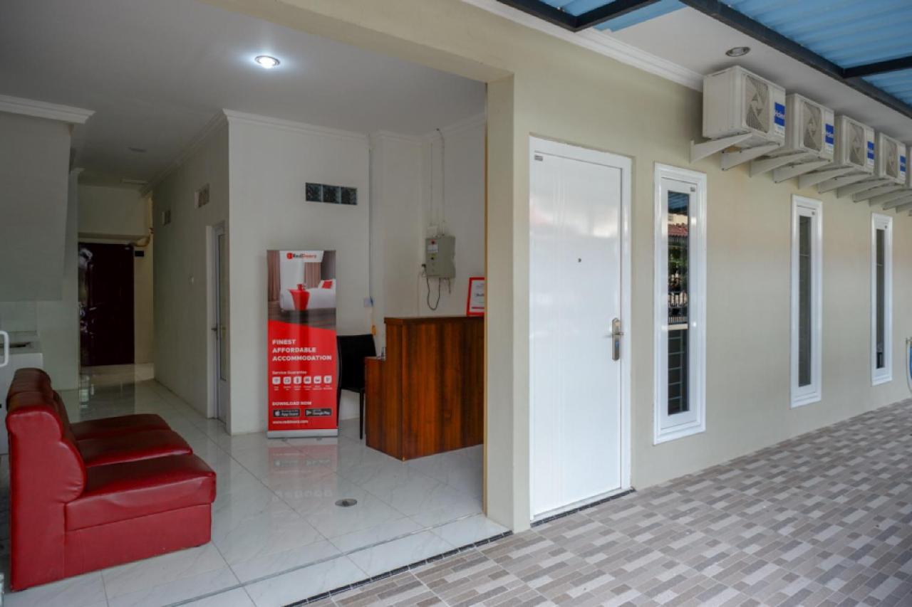 Reddoorz Hostel Near Kota Lama Σεμαράνγκ Εξωτερικό φωτογραφία