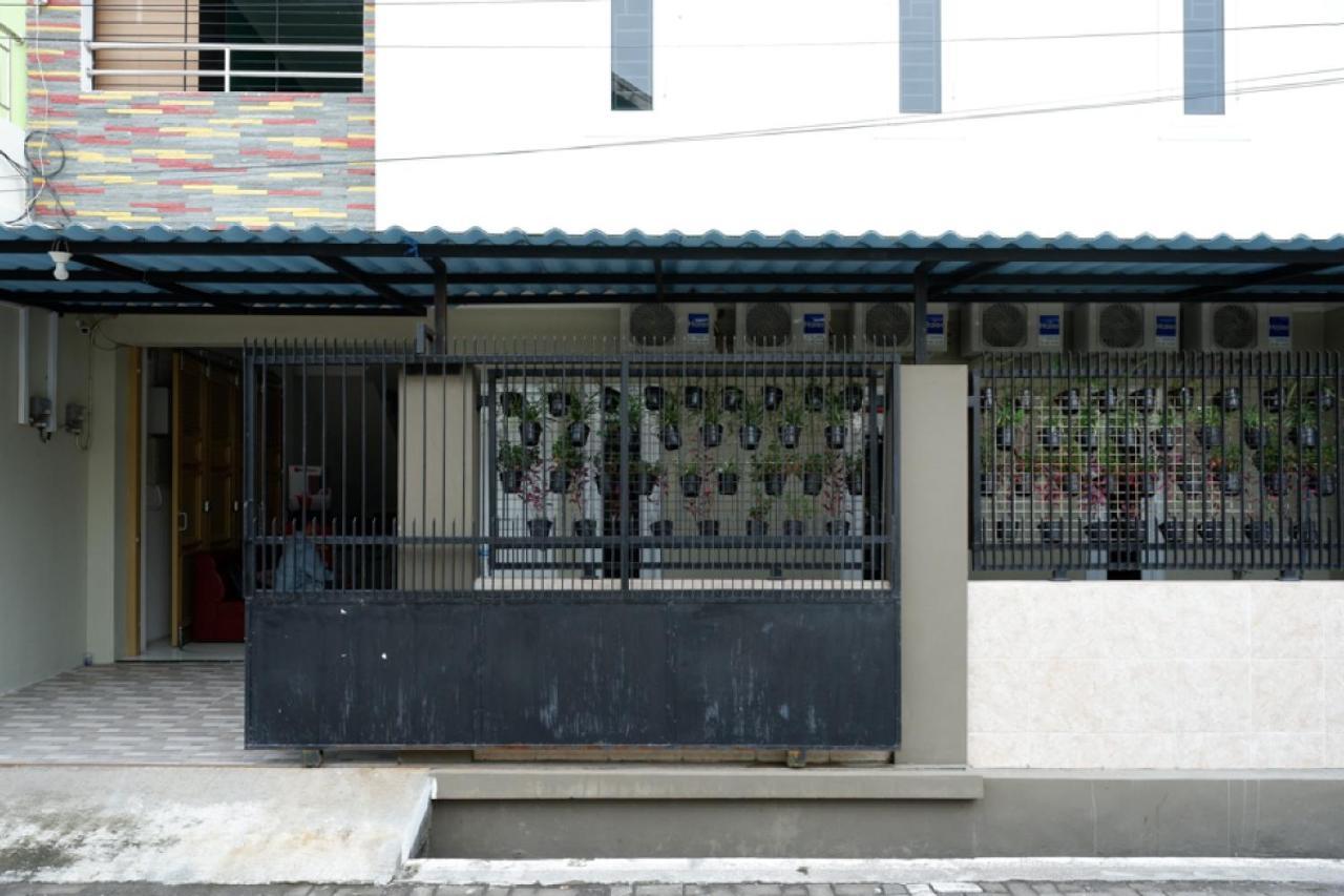 Reddoorz Hostel Near Kota Lama Σεμαράνγκ Εξωτερικό φωτογραφία