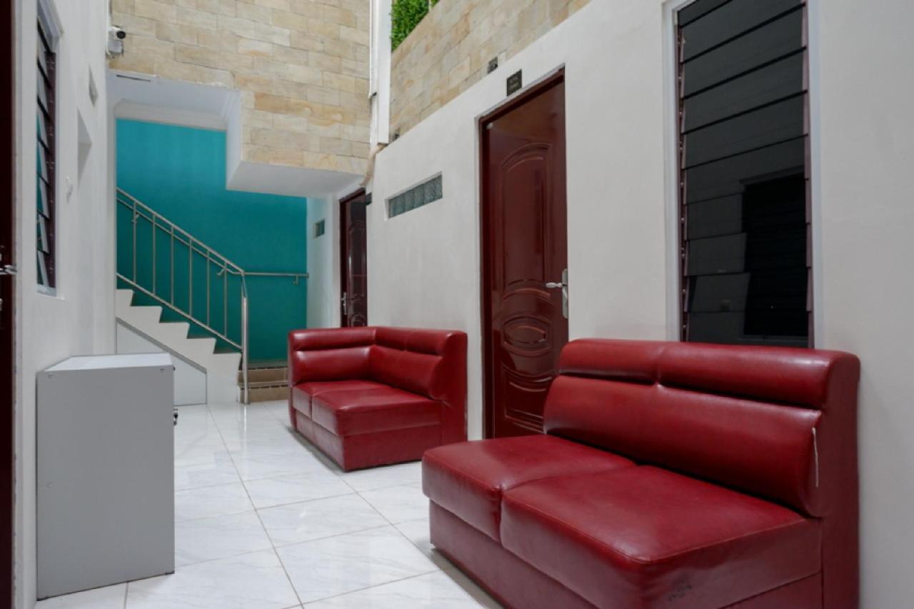 Reddoorz Hostel Near Kota Lama Σεμαράνγκ Εξωτερικό φωτογραφία