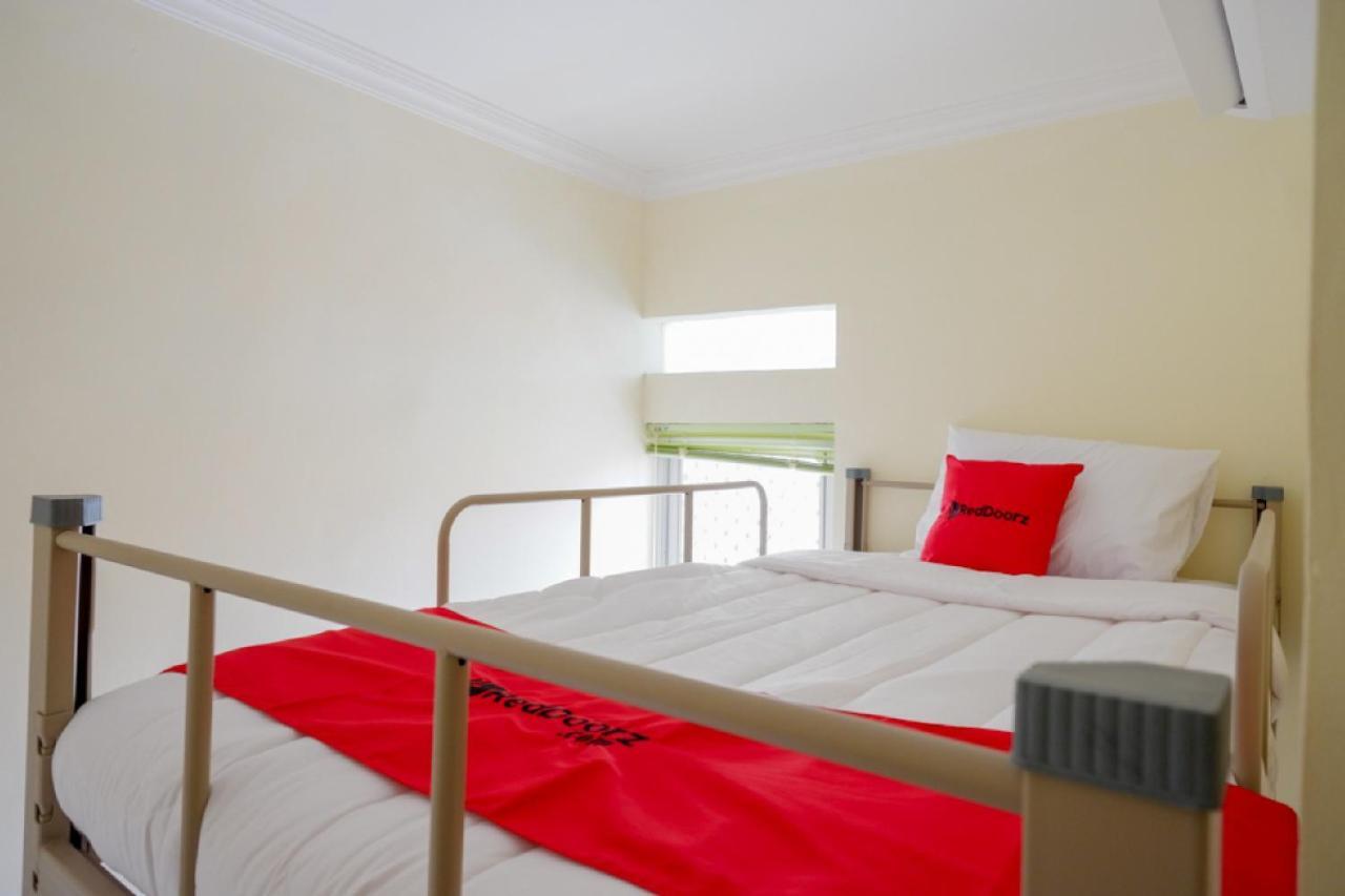 Reddoorz Hostel Near Kota Lama Σεμαράνγκ Εξωτερικό φωτογραφία