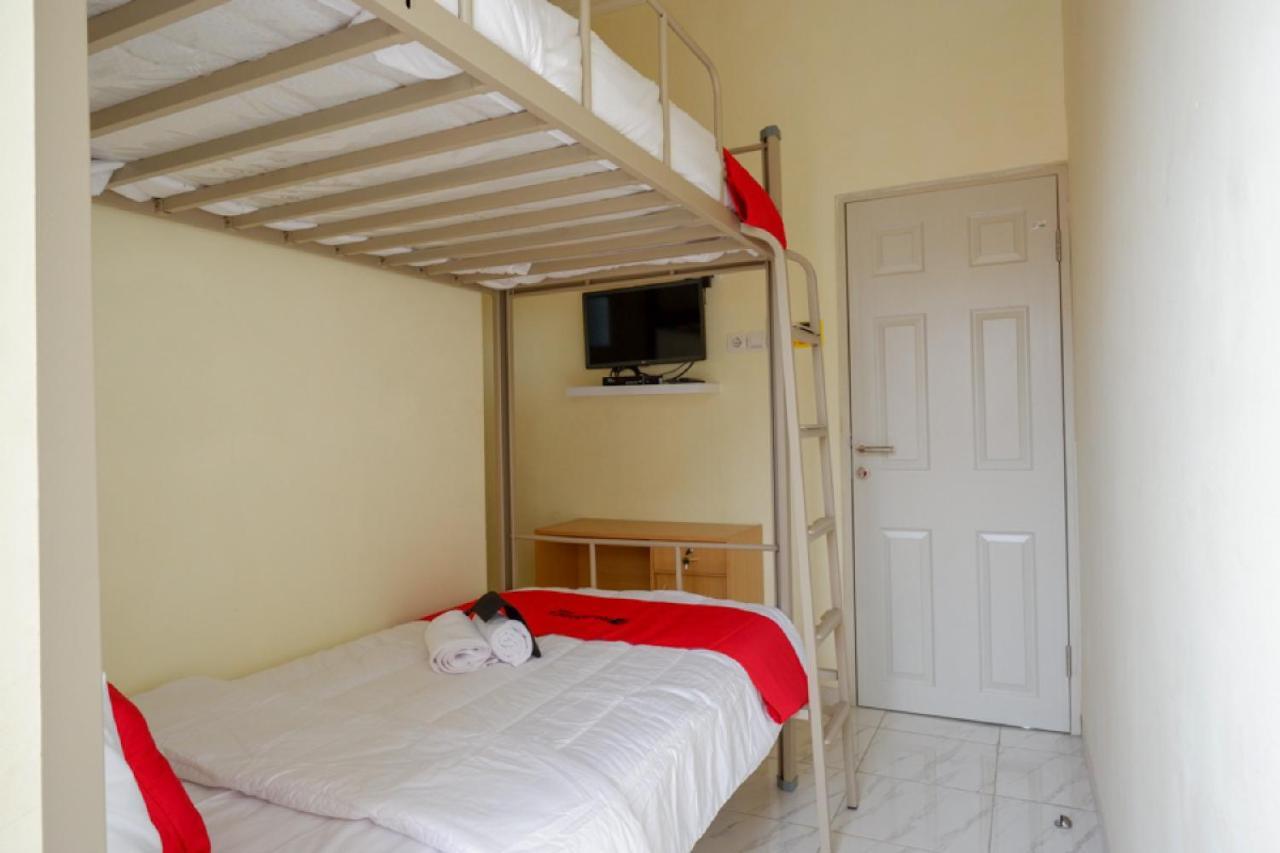 Reddoorz Hostel Near Kota Lama Σεμαράνγκ Εξωτερικό φωτογραφία